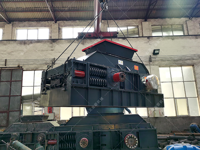 2PG1200x800大型對輥制砂機(jī)發(fā)往陜西商洛