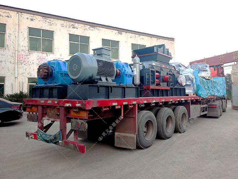 在挑選白云石對輥破碎機生產廠家時,該考慮哪些因素呢? 在挑選白云石對輥破碎機生產廠家時,該考慮哪些因素呢?