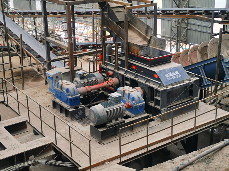 機(jī)制砂品質(zhì)參差不齊？液壓對(duì)輥制砂機(jī)如何實(shí)現(xiàn)高品質(zhì)細(xì)砂生產(chǎn)？