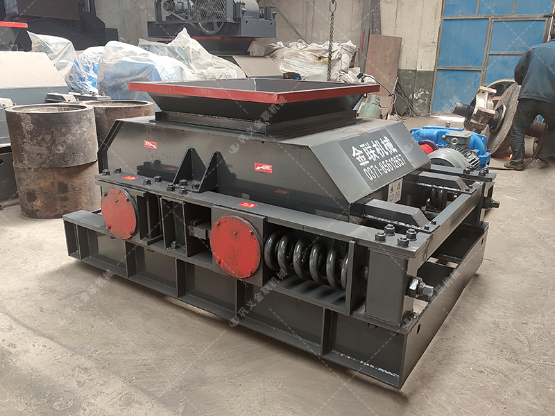 雙齒輥破碎機(jī)處理含雜原煤:專業(yè)優(yōu)勢究竟比傳統(tǒng)設(shè)備強(qiáng)在哪? 雙齒輥破碎機(jī)處理含雜原煤:專業(yè)優(yōu)勢究竟比傳統(tǒng)設(shè)備強(qiáng)在哪?